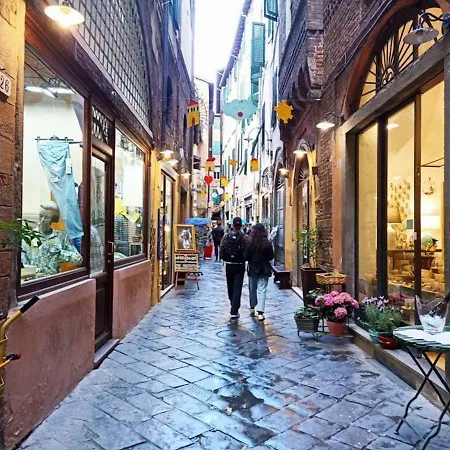 Il Chiassetto Cozy In Center Town Apartment